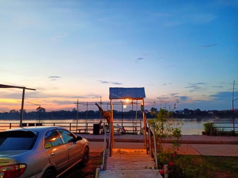 Sofa Gallery Hotel Nong Khai Bagian luar foto