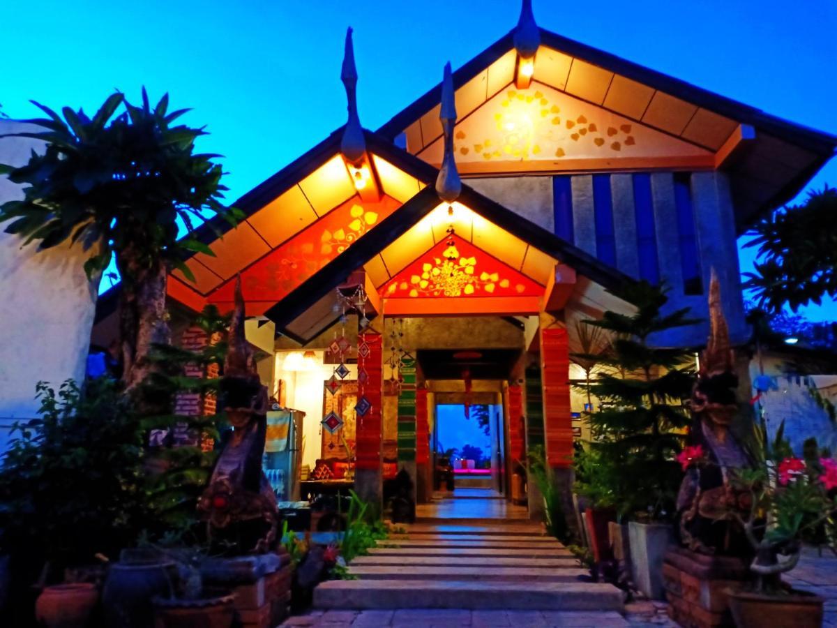 Sofa Gallery Hotel Nong Khai Bagian luar foto