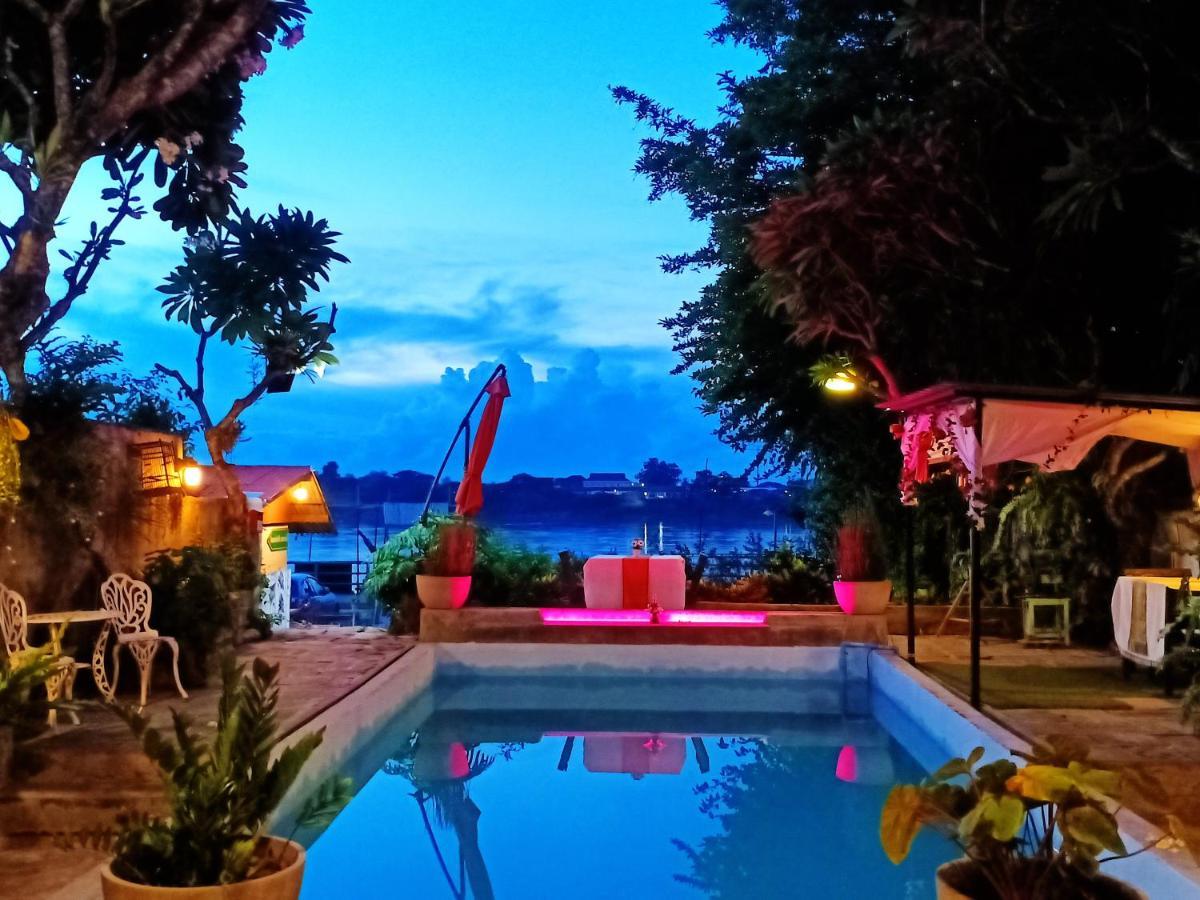 Sofa Gallery Hotel Nong Khai Bagian luar foto