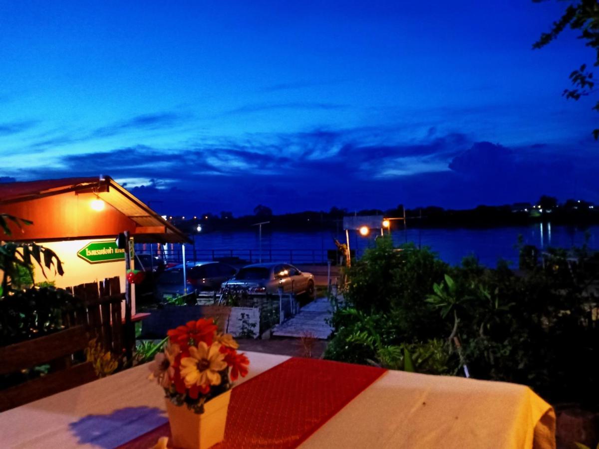 Sofa Gallery Hotel Nong Khai Bagian luar foto