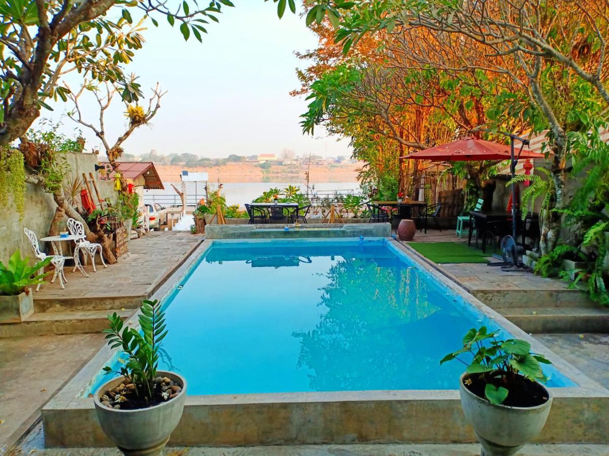 Sofa Gallery Hotel Nong Khai Bagian luar foto