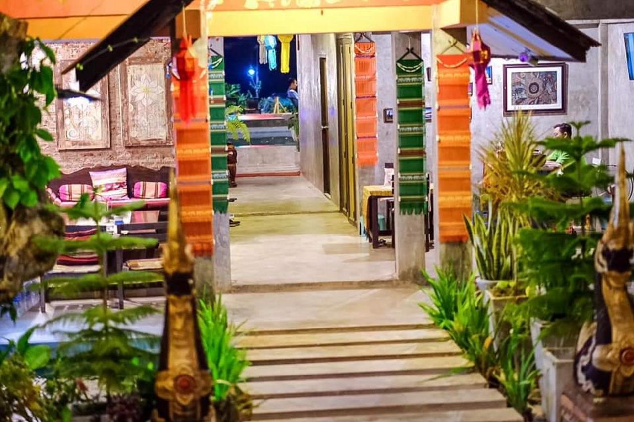 Sofa Gallery Hotel Nong Khai Bagian luar foto